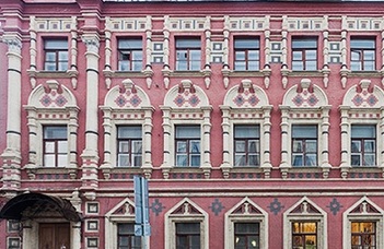 #оставайтесьдома и гуляйте по виртуальным залам Государственного литературного музея в Москве