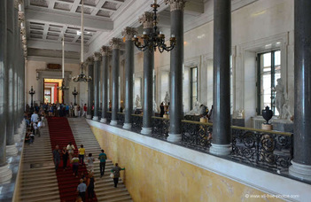 #оставайтесьдома и выбирайте из 300 особых российских музеев
